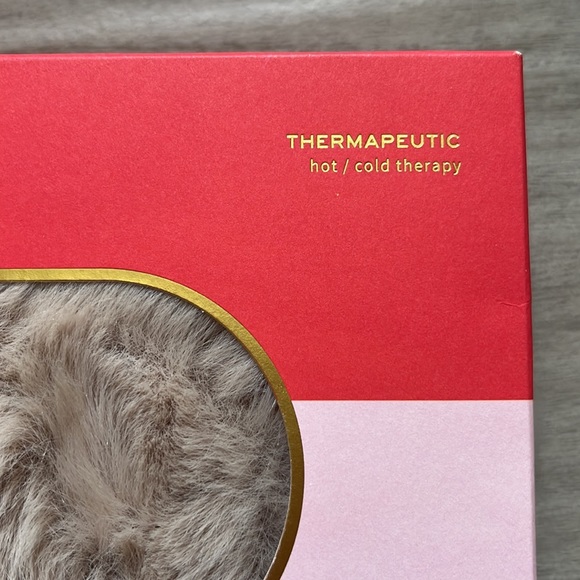 NWT - Faux Fur Eye Pillow - Picture 3 of 5